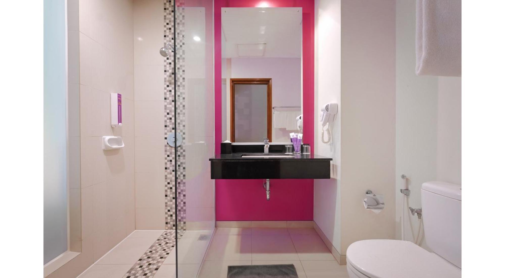 Hotel Quest Simpang Lima - By Aston Semarang