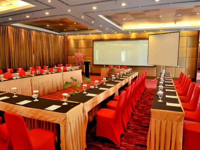 Hotel Quest Simpang Lima - By Aston 4*