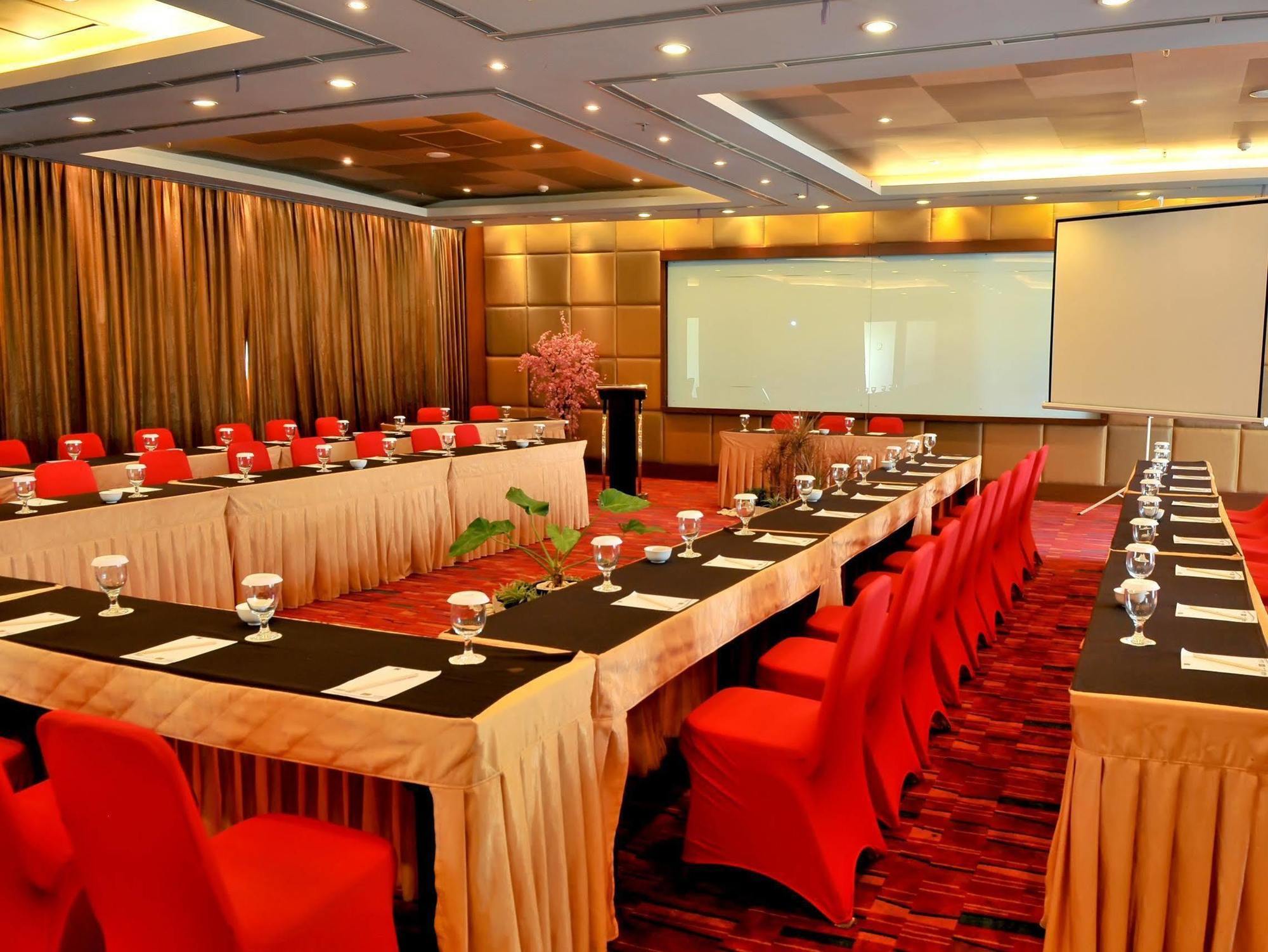 Quest Simpang Lima - By Aston Hotel Semarang