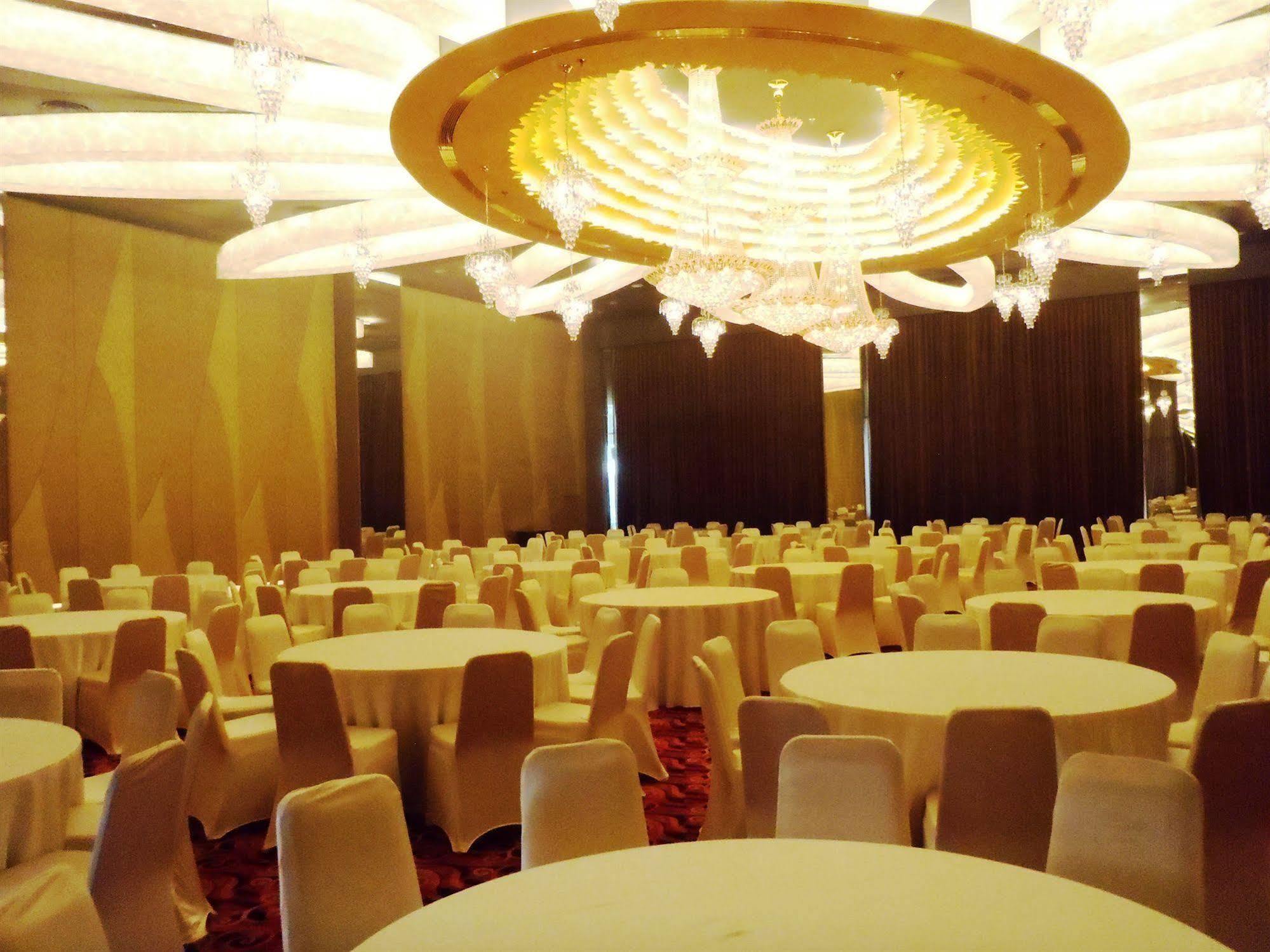 Hotel Quest Simpang Lima - By Aston 4*